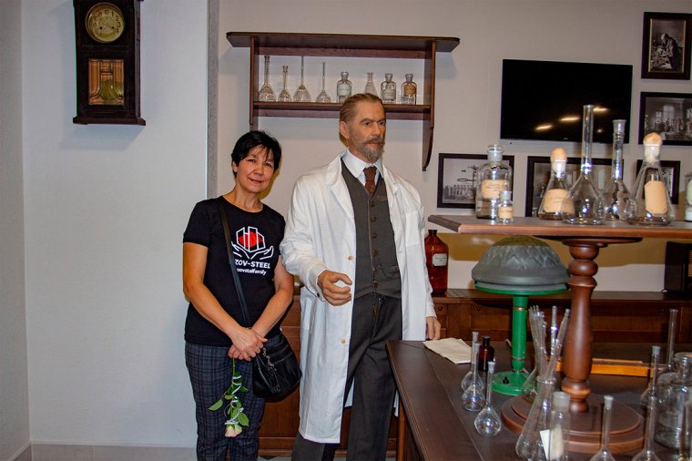 Украшение "G-museum" — восковая фигура Сергея Виноградского, выдающегося микробиолога, когда-то жившего в Городке