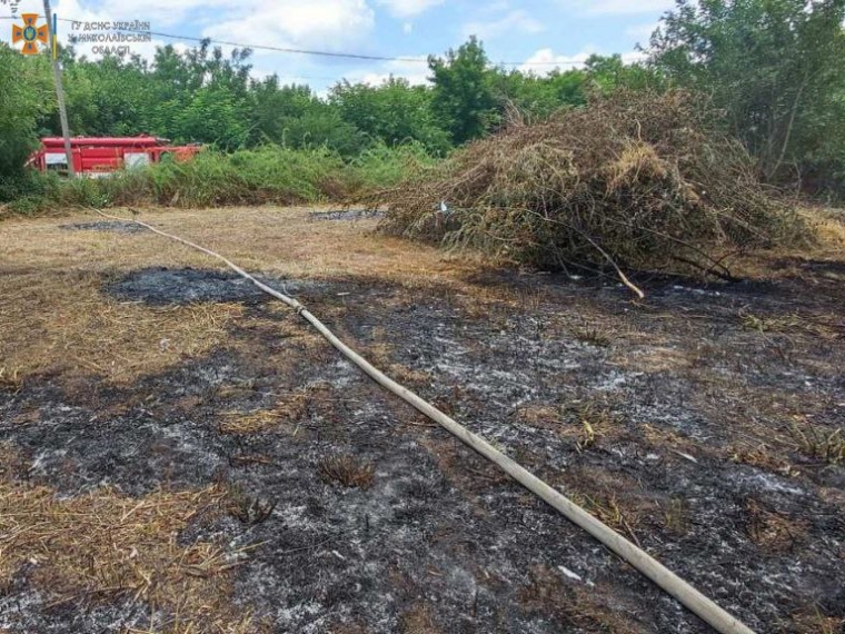 Пожежа від обстрілу в Миколаївській області