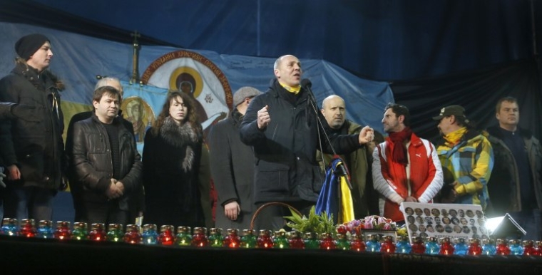Андрей Парубий на сцене Евромайдана
