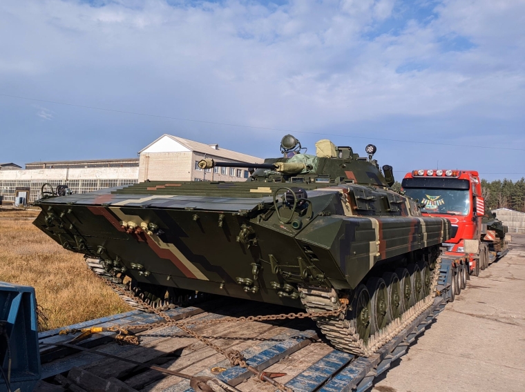 Житомирський бронетанковий завод передав ЗСУ партію модернізованої бронетехніки/Укроборонпром