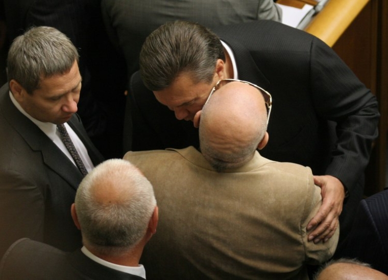 Ян Табачник і Віктор Янукович в залі Верховної Ради