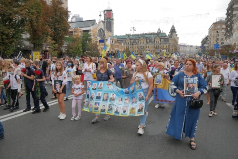 Марш захисників України на Майдані/фото: "Українська правда"