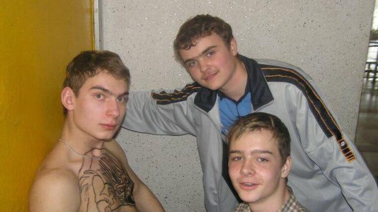 Ярослав Железняк в молодости (слева)