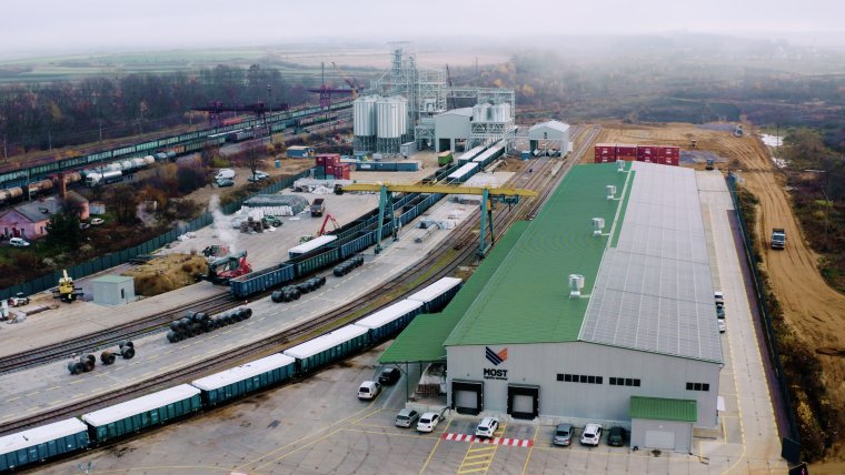 Перевалка зернових вантажів: компанія зайнялася трейдингом, організувавши сухопутні шляхи для експорту української агропродукції