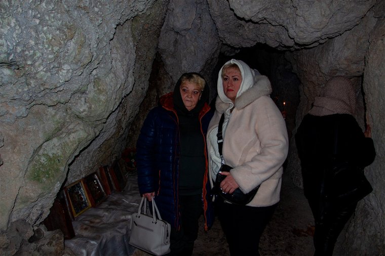 Монастырские пещеры