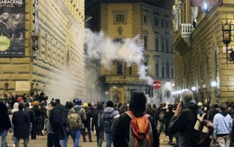 Акции протеста во Флоренции против карантина переросли в беспорядки
