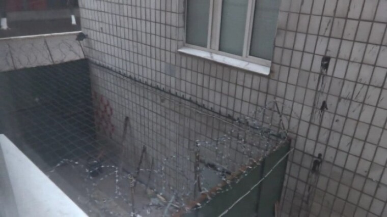 Концтабір бойовиків у Донецьку "Ізоляція"