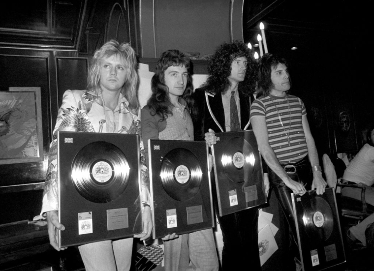 Рок-группа Queen (слева направо): Роджер Тейлор, Джон Дикон, Брайан Мэй и Фредди Меркьюри