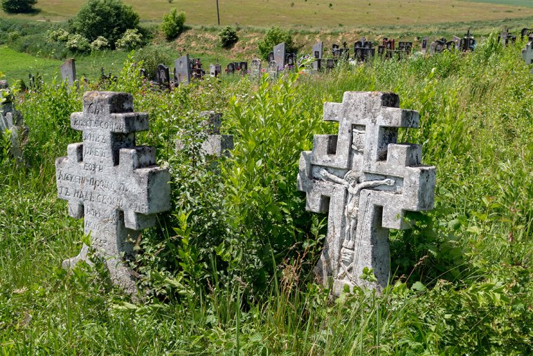 Кладбище в с. Радковица. Погребение середины XIX в.