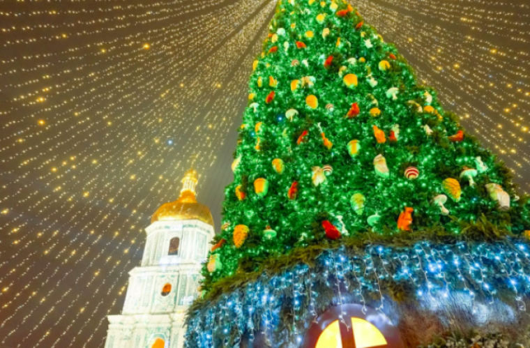 Новогодняя елка в Киеве (фото: europeanbestdestinations.com)