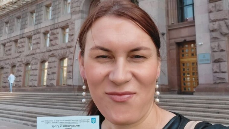 Известная транс-активистка Анастасия Ева Домани баллотируется в Киевский городской совет от партии "Демократична сокира"