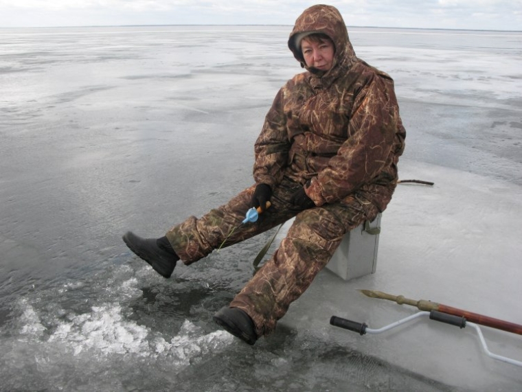 Наталія Вітренко на зимовій риболовлі