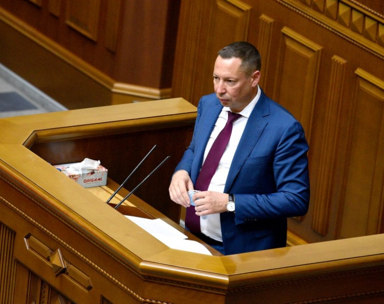 Председатель НБУ Кирилл Шевченко выступает с трибуны Верховной Рады