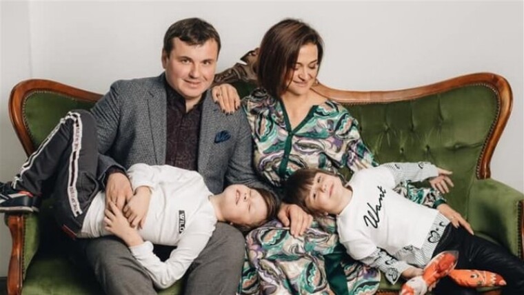 Юрий Гусев с супругой Ольгой и детьми