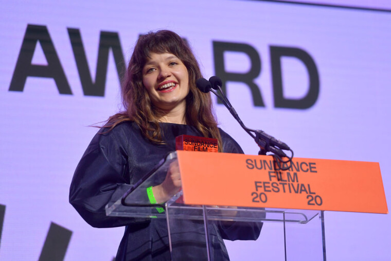 Ирина Цилык выступает на сцене во время церемонии вручения награды кинофестиваля Sundance 2020