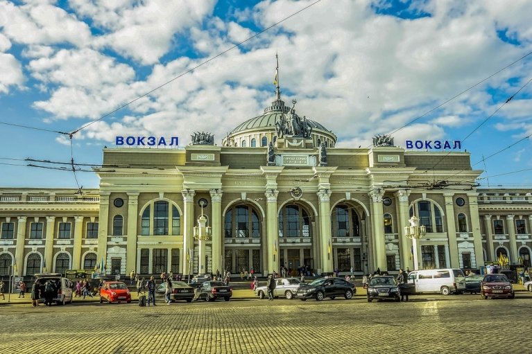 "Рускій мір" — за кораблем: Міськрада Одеси підтримала знесення пам'ятника Катерині II та Суворову