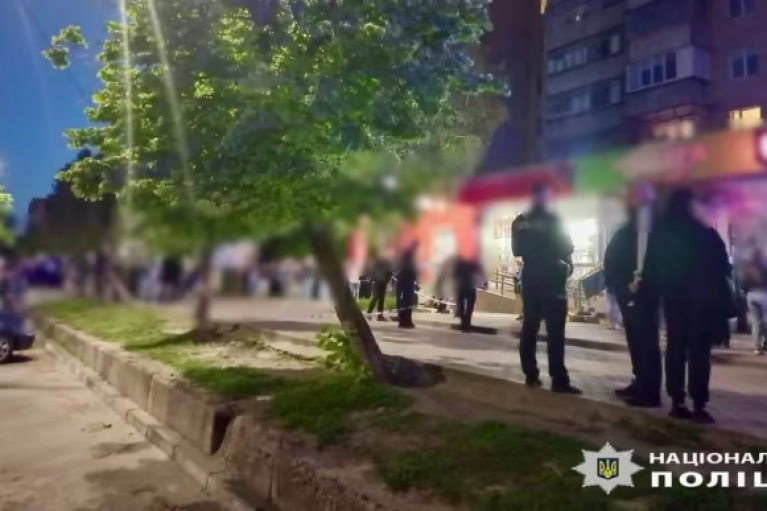 В центре Броваров мужчина бросил гранату в полицейского: есть раненые