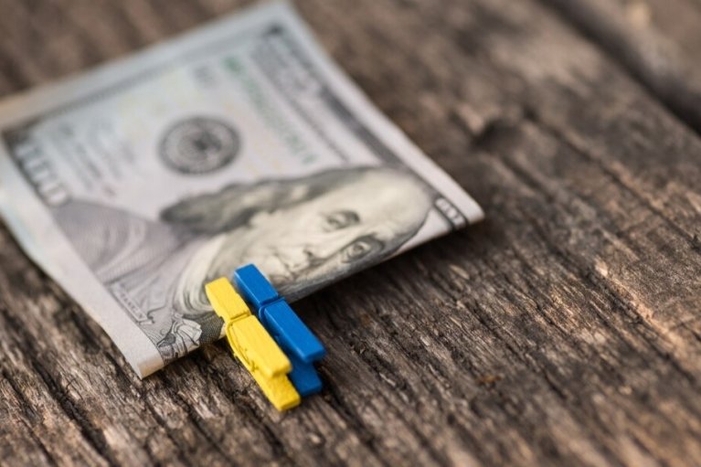 Решение конгресса США о выделении денег Украине: что оно на самом деле означает для нас