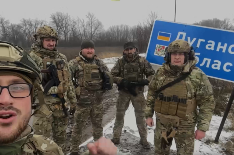 "Українська команда" привезла дрони-камікадзе на передові позиції двох батальйонів
