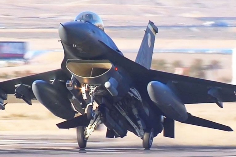 В Воздушных силах рассказали, как будут прятать F-16 от ракет и дронов