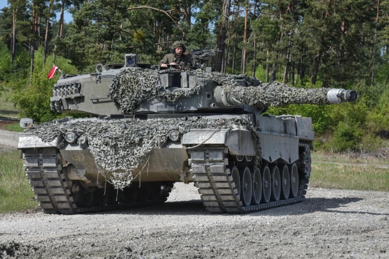 Украина получила от Германии бронемашину Dachs и пулеметы для танков Leopard