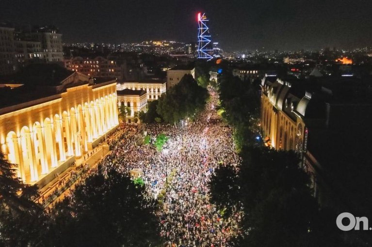 Грузия снова "утопает" в протестах (ФОТО)