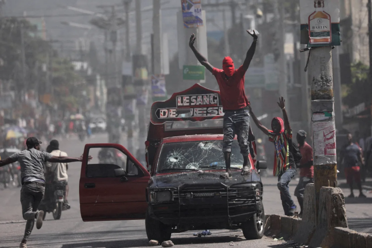 Масова втеча: У столиці Гаїті втекли з тюрми кількасот в'язнів