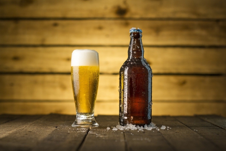 Небезпечно для жінок: як вживання пива вплине на здоров'я та зовнішність