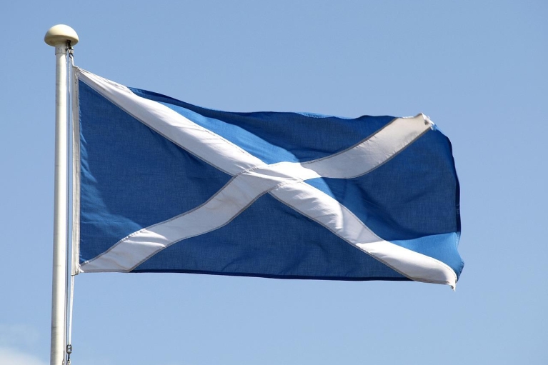 Шотландія першою у світі забезпечила безкоштовну видачу жінкам засобів гігієни