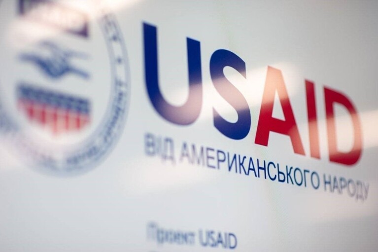 США передали помощь для ремонта энергосистемы Харькова после обстрелов: какую технику привезли