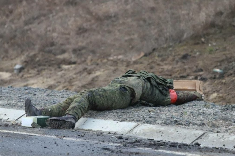 Українські воїни за добу знищили понад сім рот росіян на Таврійському напрямку (ВІДЕО)