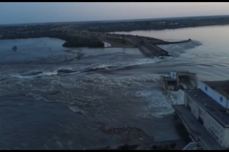 Підрив дамби Каховської ГЕС створив загрозу затоплення до 80 населених пунктів, – Шмигаль