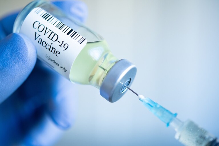 Бустерна COVID-вакцинація може істотно скоротити ушпиталення в Європі, — ECDC