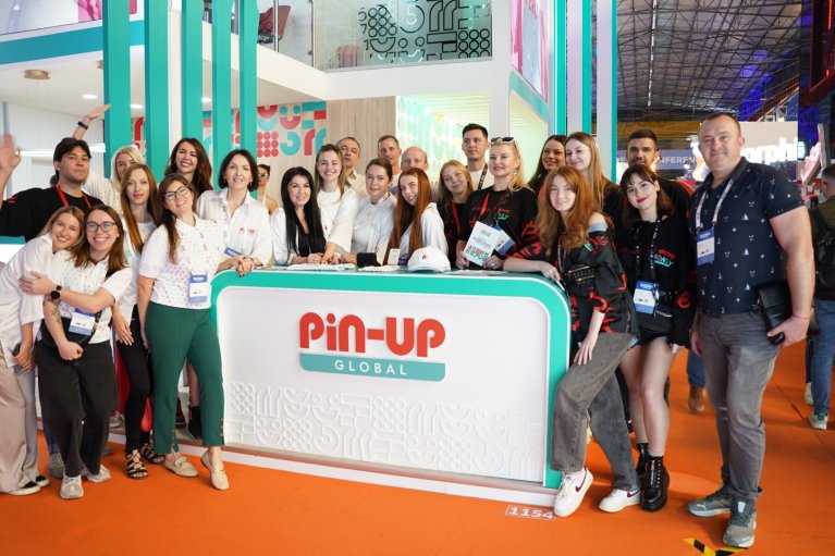 Employees as customers. How PIN-UP cares about colleagues and supports volunteering