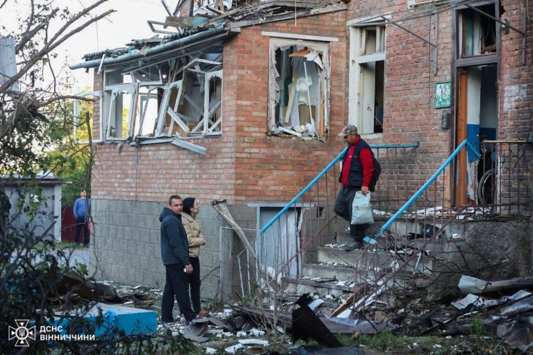 Атака на Вінниччину: уламками дронів пошкоджені будинки, є постраждалі (ВІДЕО)