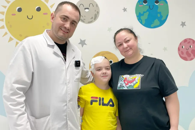 Львівські хірурги видалили уламок міни з мозку пораненого у Херсоні хлопчика