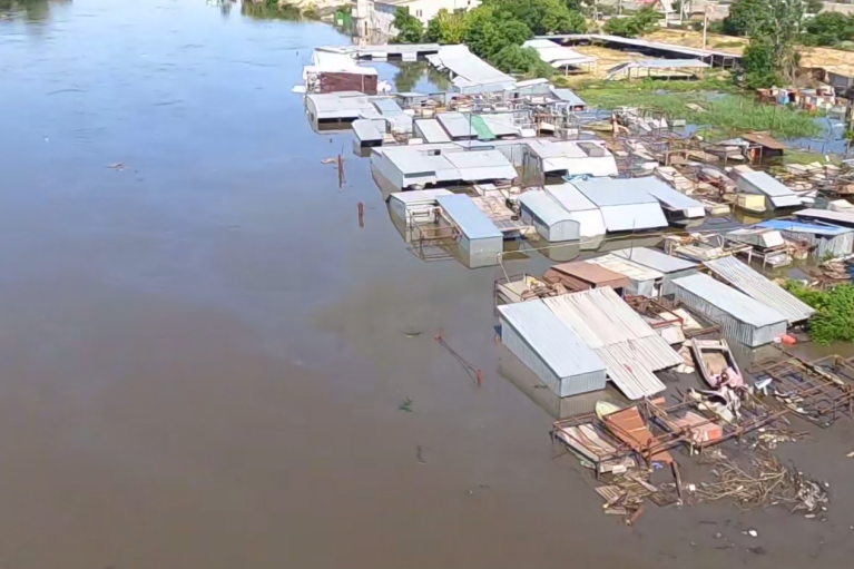 Подрыв Каховской ГЭС: эвакуированные получат финансовую помощь