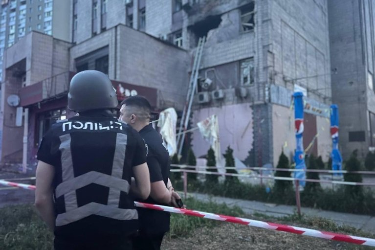 Нічна атака дронів: один БПЛА збили з катера на над Київським водосховищем