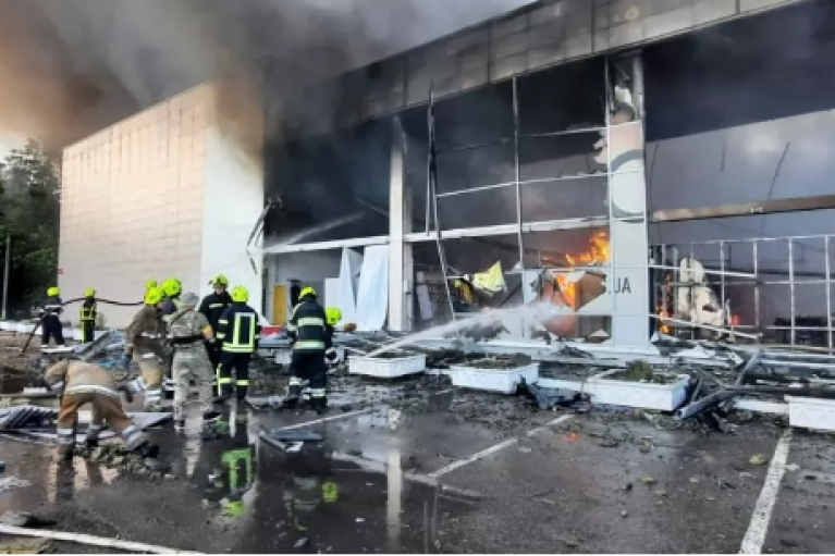 На Полтавщині торговим центрам забороняли виганяти людей під час "повітряної тривоги", — ЗМІ