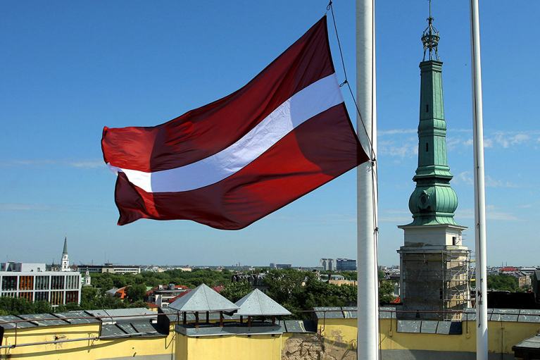 В Латвии запретили русскоязычные общественные СМИ