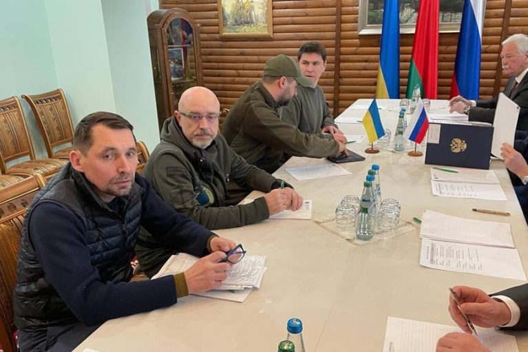 У Росії заявили про припинення переговорів із Україною