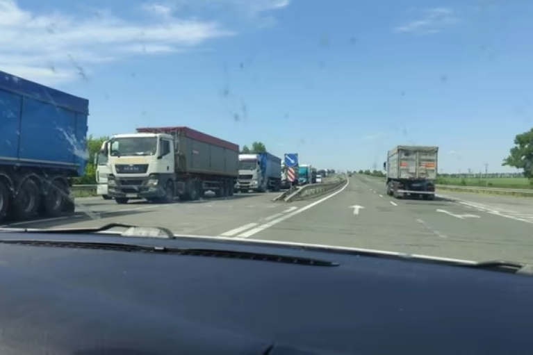 На Одесчине дальнобойщики протестовали из-за мобилизации: перекрывали трассу Киев-Одесса