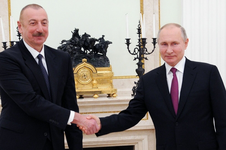 Путин пожаловался Алиеву на Украину