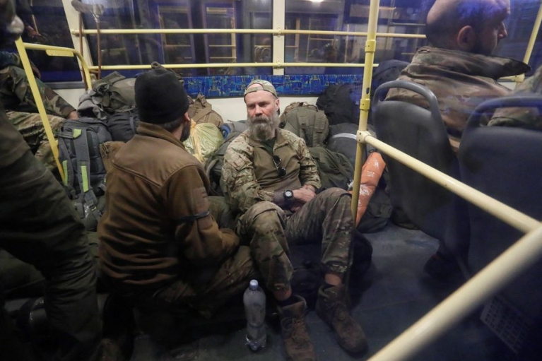 Оккупанты вывезли более 250 защитников Мариуполя в колонию в Еленовке, — СМИ