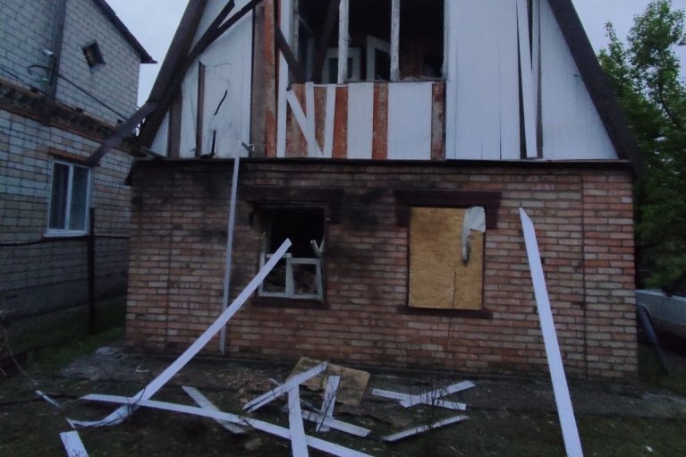 Армія РФ атакувала Дніпропетровщину "шахедами": пошкоджені будинки й авто (ФОТО)