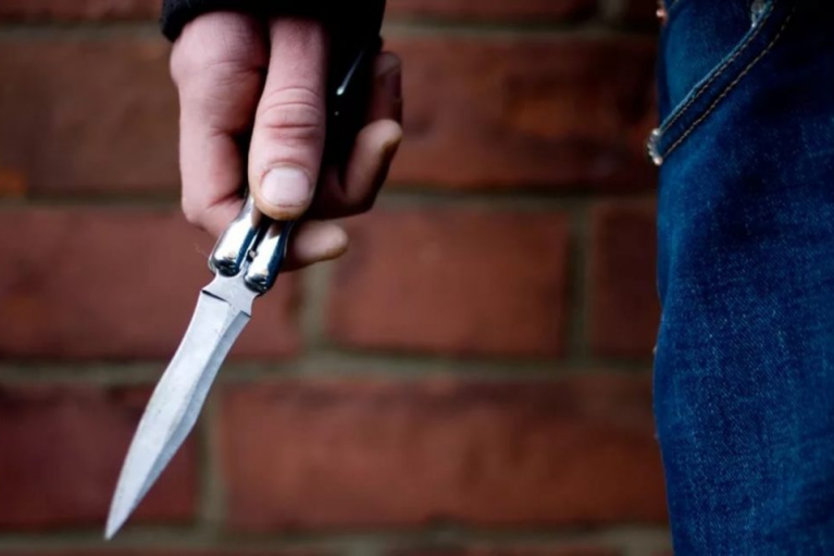 На Дніпропетровщині чоловік поранив ножем військового з ТЦК