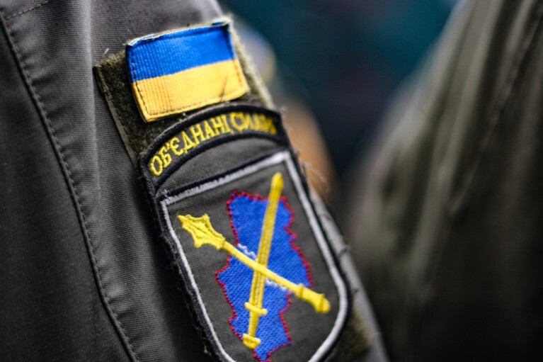 Террористы Донбасса с начала суток сидят в окопах тихо