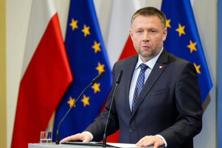 Варшава не выдаст Украине беженцев без паспортов, – глава МВД Польши