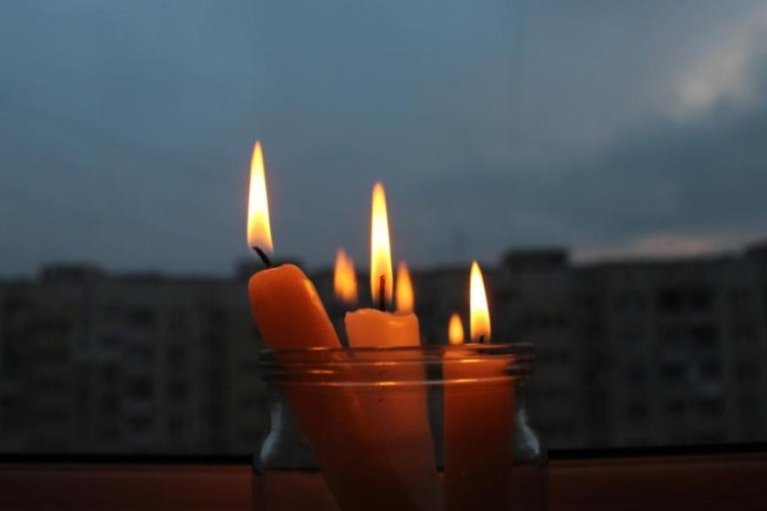 Російський обстріл енергетики: українців попередили про відключення світла