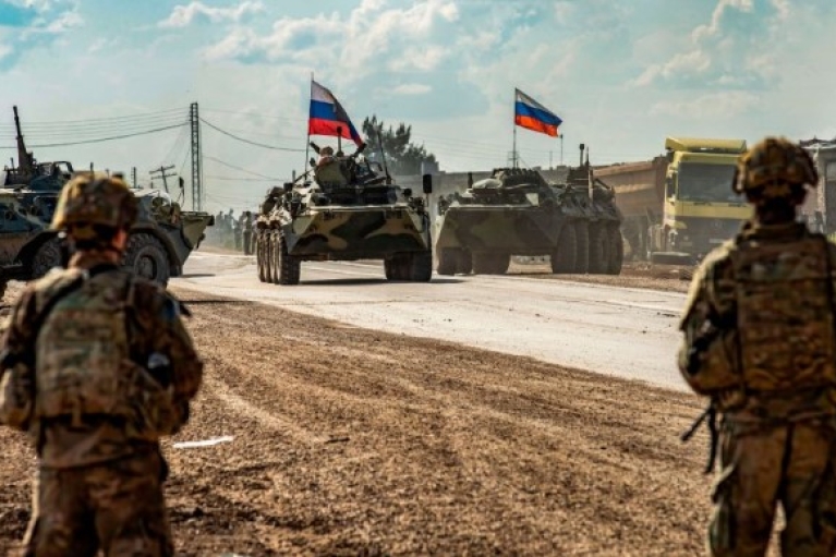 Росія зміцнюється у прикордонних областях та продовжує наступ на Донбасі, — Генштаб